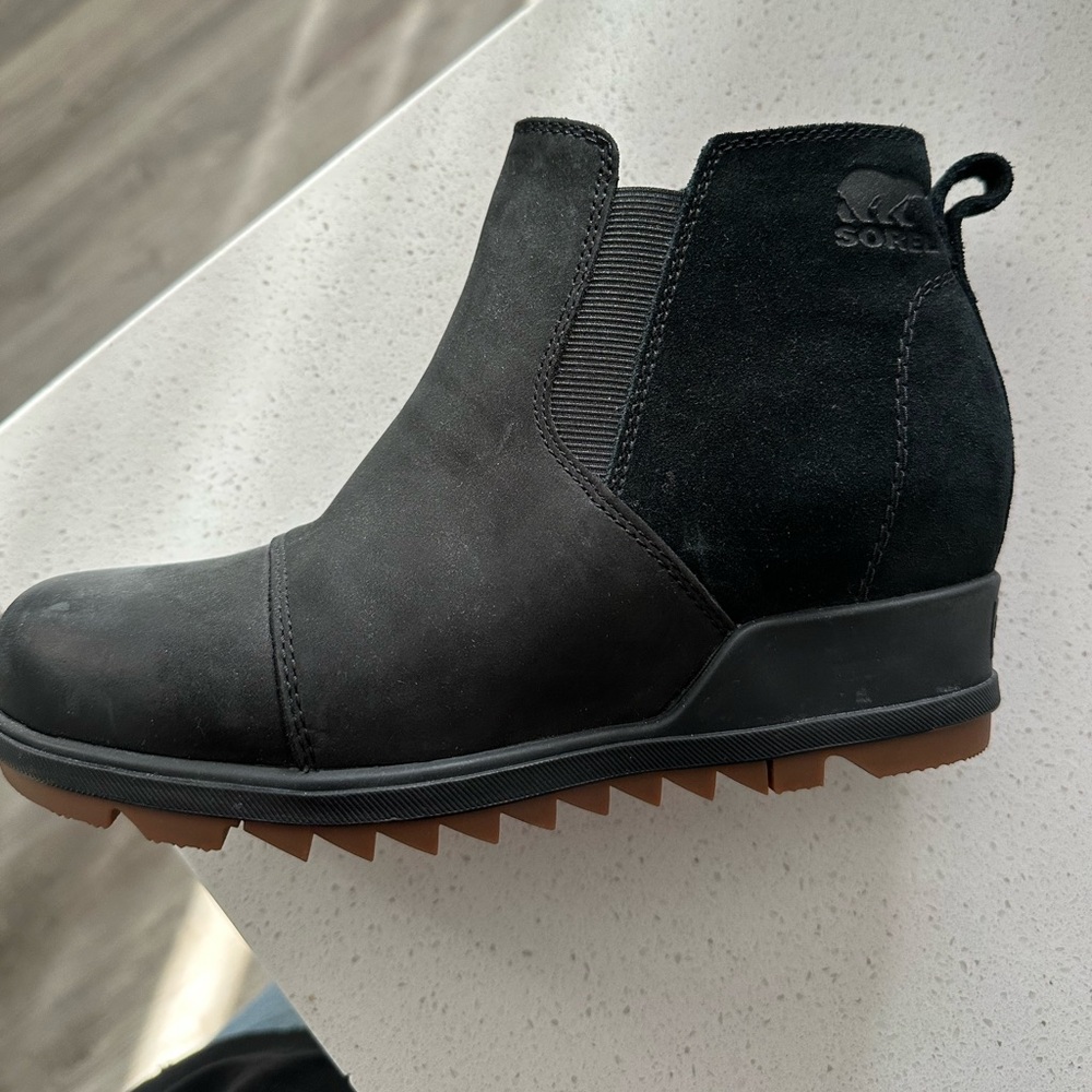 Sorel Joan of Arctic II Wedge Boot, size 7, black, suede